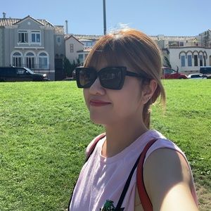 Meet your Posher, Olivia